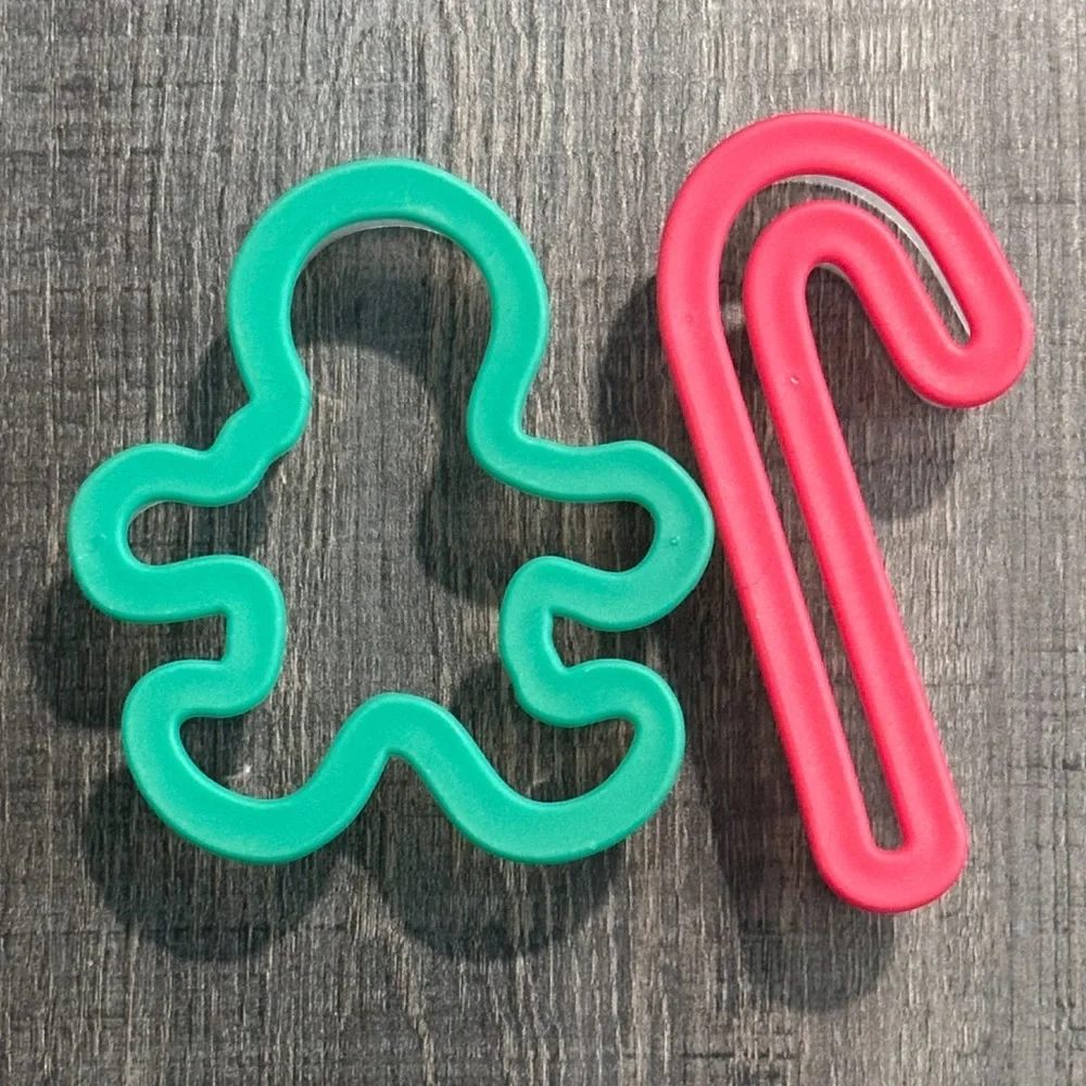 💞 New 2-Piece Gingerbread Man & Candy Cane Christmas Holiday Cookie Cutter Set